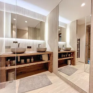 Chalet Meribel, 11 Pieces, 15 Personnes - Fr-1-688-79 Chalet